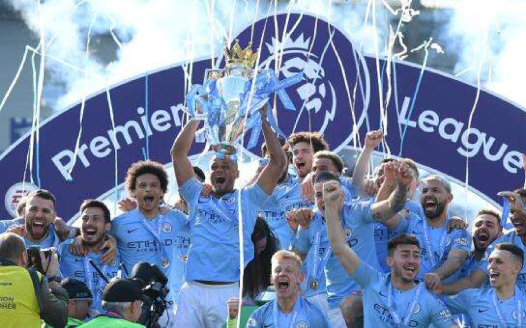 期留在队中 期留在队中